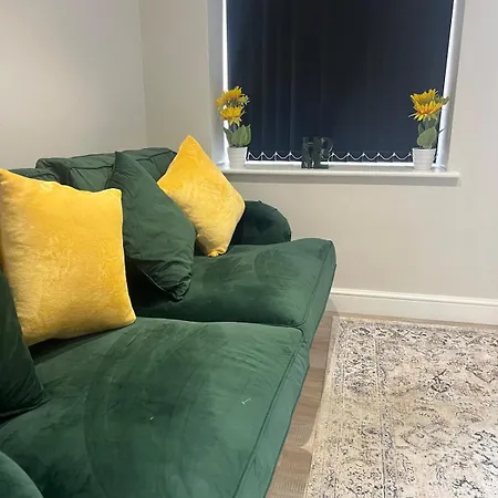 Spacious * Leeds (West Yorkshire)