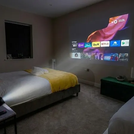 Spacious Leeds (West Yorkshire)